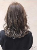 ミディアムレイヤー×デジタルパーマくびれヘアチャコールグレー
