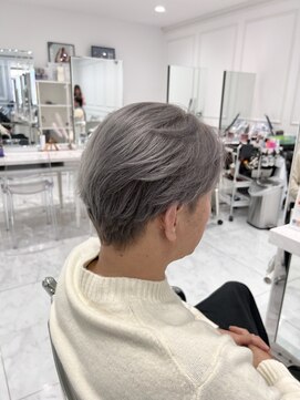 ニューヨークニューヨーク 松井山手店(NYNY) センター分けシルバーカラー