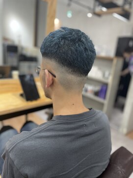 クーシ(kuusi) ハイトーンスキンフェード【高円寺/東高円寺/新高円寺】