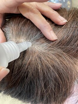 美容室 アールの写真/ヒアルロン酸とコラーゲンで頭皮から潤いを与えカラーやパーマが頭皮に染みない毛先まで潤ツヤヘアーに