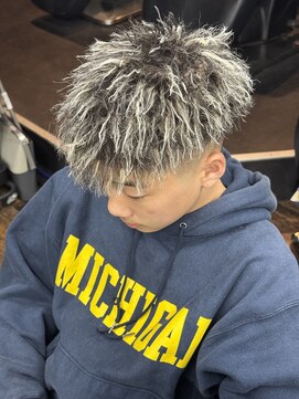 メゾンフォーメン トアロード(Maison for men TorRoad) メンズパーマ ツイストパーマ ホワイトメッシュ