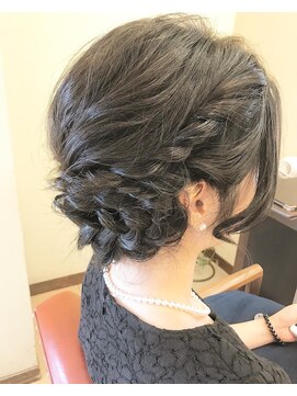 アリーナ 緑が丘店(arena) 大人女子の編み込みアレンジ