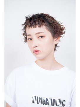 ビハインドザカーテン(BEHIND THE CURTAIN) ベリーショート×無造作パーマ