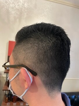 リアナ ヘアーアトリエ(LIANA Hair Atelier) 7：3ベリーショート[フェード/理容室風/ヘッドスパ/眉毛カット]