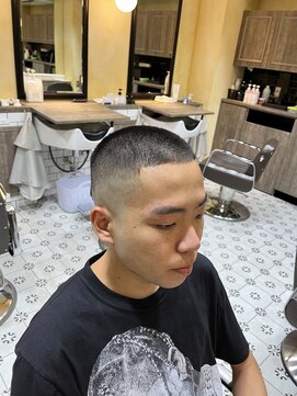 グルーマーズトウキョウ(GROOMER/S TOKYO) ボウズスキンフェード　GROOMERSTOKYO 太田