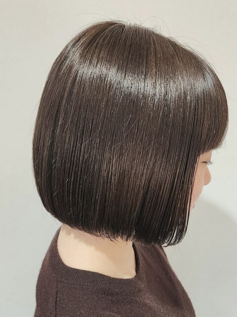 丸みショートヘアピンクベージュカラーミルクティーベージュ