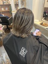 ウル(Ulu) 2025 フェザーバレイヤージュ 白髪ぼかし
