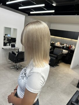 クロ(Kro) ホワイトブロンド