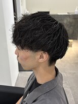 ヒュイル バイ ニアウ(Hwyl by Niau)&nbsp;メンズカットパーマツイストスパイラルパーママッシュ刈り上げ