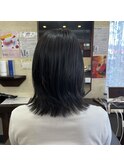ナチュラル外ハネ×軽やかレイヤーミディ