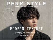 動きと抜け感で一気に垢抜ける。トレンドを押さえたメンズパーマが人気