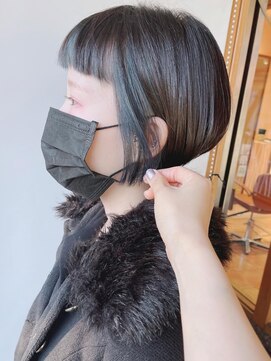 モリオフロムロンドン 原宿本店(morio from London) 【morio 原宿】刈り上げボブ 前髪インナーカラーブルー