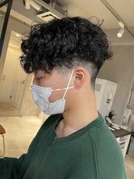 エリマ 調布(elima) スパイラルパーマ波巻きツイストスパイラルツーブロック【調布】