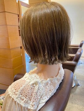 トップヘアー スパアンドリラクゼーション 安城(spa&relaxation) ぷつっと切りっぱなしショートボブ
