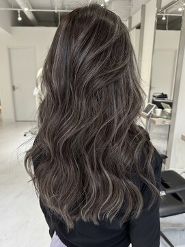 ヨロ 小岩(YOLO) ハイライトショートヘアダブルカラーイルミナカラーオージュア