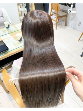 プラグ バイ ネオリーブ(plug by neolive) グレーベージュ×髪質改善 [髪質改善/縮毛矯正]韓国J