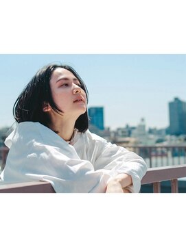 らふる センターパート モードなスリークボブ