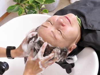 ゆとりの写真/【磐田】頭皮の汚れを落として、髪の芯から潤い補給♪オーガニックヘッドスパの香りで癒される*