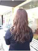 透明感のある透け感ユルふわロングヘア
