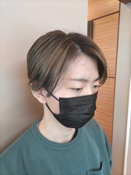 ヘアー ル シェーヌ キューブ(hair le chene CUBE) センターパート×ハイトーングレー