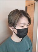 センターパート×ハイトーングレー