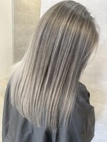 リア 近鉄八尾店(Lia)&nbsp;外国人風ホワイトバレイヤージュ