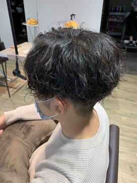 エヌプラス(N+) メンズヘアフェザーパーマサーフカール刈り上げセンターパート