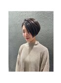 前下がりハンサムショート