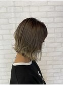 切りっぱなし前下がりボブバレイヤージュグレージュ川口