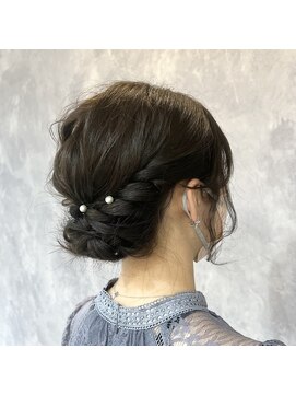 エクラ(ecla) シニヨンアレンジ