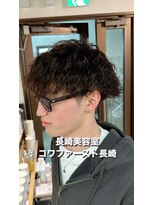 コワファースト長崎シャンプーボーイ 2nd(COIFF1RST 長崎 SHAMPOO BOY)&nbsp;刈り上げマッシュ×縦落ちツイストスパイラル