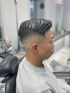 刈部倶楽舞 サイドパート/スキンフェード　メンズ/バーバー/フェード