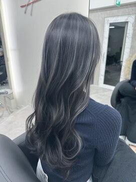 アルドーレフィエロ シンサイバシ(Ardore fiero shinsaibashi) コントラスト極ハイライト☆アッシュブラック