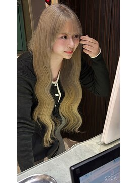 ジルバイジゼル(JILL by GiseL) ロング　ベージュ　ホワイト　ケアブリーチ