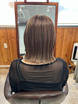 ブロッサム 東中野店 グレージュレイヤーボブ外ハネくびれ透明感