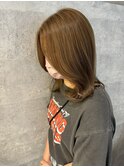 くびれヘア外ハネミディ_スモーキーアッシュブリーチなし_N11
