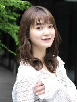 ガーデンヨコハマエスト(GARDEN YOKOHAMA est) ブラウン ミディアム レイヤーカット くびれヘア ベージュ