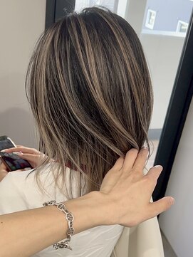 リグ 横浜(Lig.) ハイライトカラーパールベージュブリーチケアブリーチ横浜横浜駅