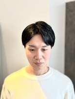クオンヒール(QUON HEAL)&nbsp;刈り上げセンターパートフェザーパーマサーフカールｒ