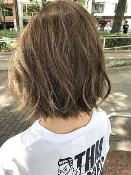 アールサロンサカエ(Rr SALON SAKAE) 【Rr SALON滝島】外国人風ホワイティアッシュ×切りっぱなしボブ
