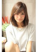 シンプルな女性らしさがオシャレ度UP!