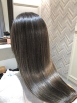 トゥーリ 筑紫野店(tuuli)&nbsp;tuuli筑紫野店☆くすみグレー☆艶髪☆カラー☆ロング☆