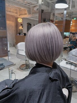 スリー(three) pail gray