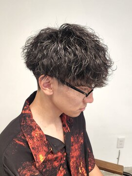 ニアウ 伊勢崎連取店(Niau) 刈り上げショートマッシュ波巻きツイストスパイラルパーマ