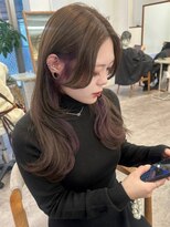 ポーチバイハニー オモテサンドウ(PORCH by HONEY omotesando)&nbsp;イメチェンインナーカラー　くびれレイヤー　センターパート