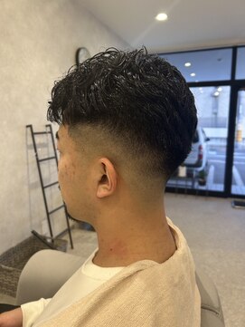 バーバーサンクチュアリ(Barber Sanctuary) ゆるカールｘスキンフェード