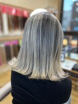 ミラシィ 成田(Mirashy)&nbsp;ハイライトカラーミルクティーベージュレイヤーカット