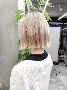 ギークス(GEEKS) 【GEEKS渋谷】ホワイトブロンド/レイヤーボブ/ハイトーン/夏ヘア