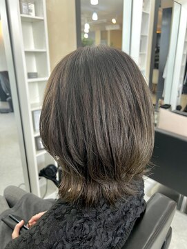 スクリームエラ(SCREAM ERA) ミディアム/オリーブ/くびれボブ/20代/30代/40代