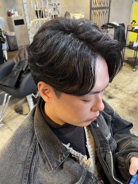 ルーメン 岐阜(ROOO MEN) ニュアンスパーマ2ブロ刈り上げなしセンターパート